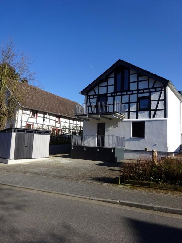 Exklusive, Kernsanierte Ferienwohnung Am Rursee ジンメラート エクステリア 写真